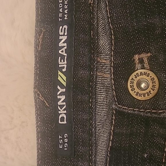 Stunning DKNY Jeans - Picture 5 of 11